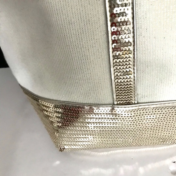 NWT bundle Victoria Secret tote bag and cosmetic bag - Picture 5 of 16